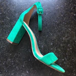 NEW Banana Republic BR green suede sandals shoes 7